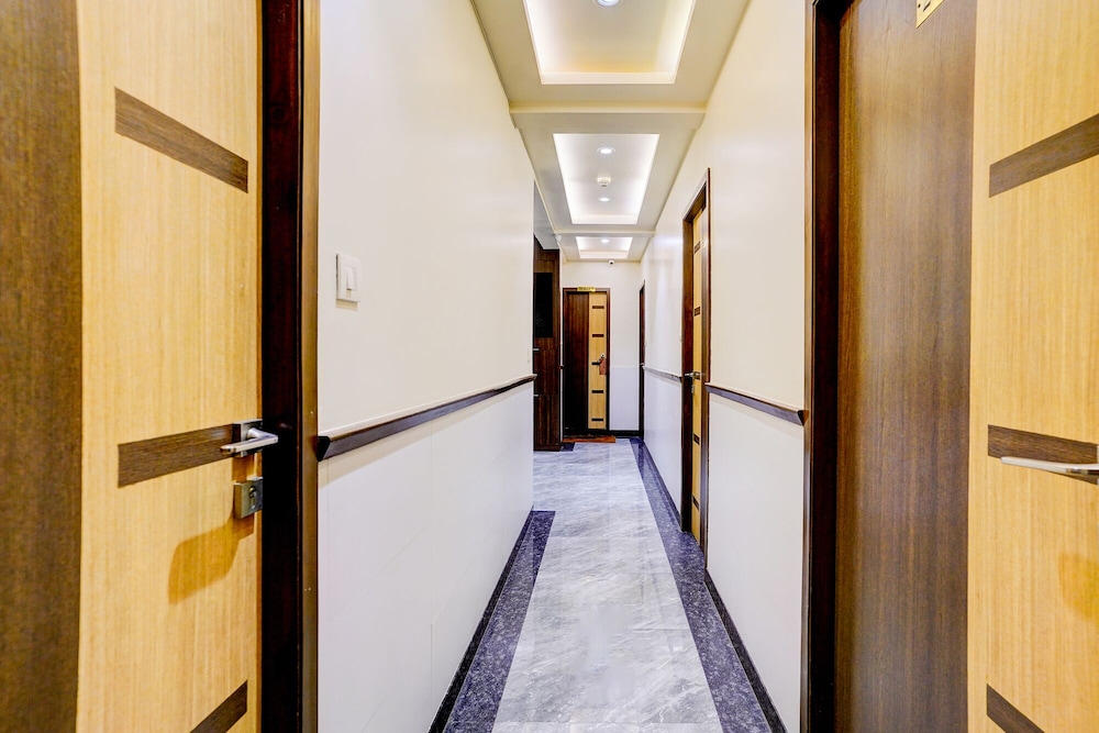 FabHotel Saineel - Nr Juhu