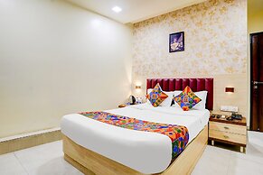FabHotel Saineel - Nr Juhu