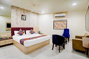FabHotel Saineel - Nr Juhu