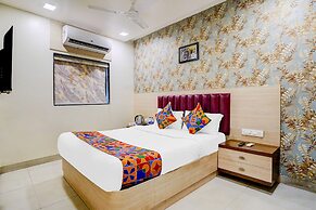 FabHotel Saineel - Nr Juhu