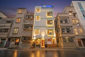 Fabhotel Dream Star