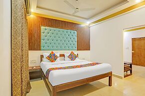 Fabhotel 22 Squares Living Spaces
