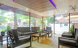 Fabhotel 22 Squares Living Spaces