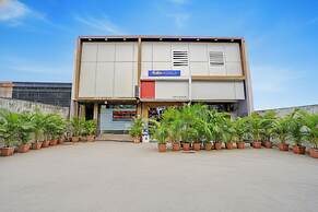 Fabhotel Galaxy Inn