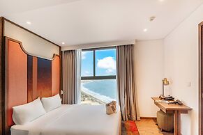 Golden Sands Bayfront Mũi Né