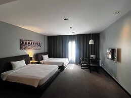 S Ratchada Leisure Hotel