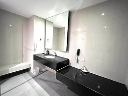 S Ratchada Leisure Hotel