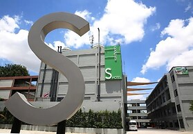S Ratchada Leisure Hotel