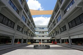 S Ratchada Leisure Hotel