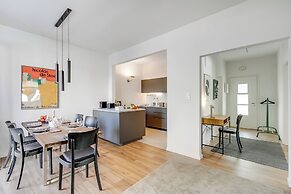 Elegant Apartment