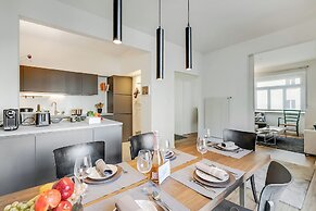 Elegant Apartment