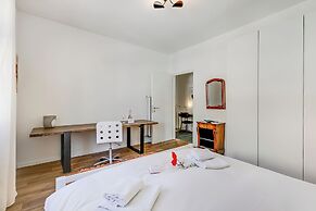 Elegant Apartment
