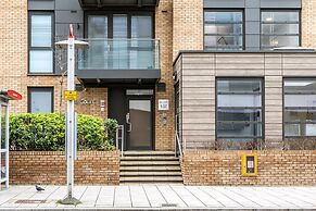 Stunning Brentford Penthouse