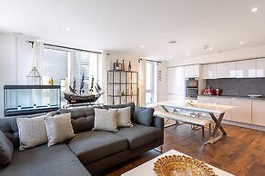 Stunning Brentford Penthouse