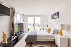 Stunning Brentford Penthouse