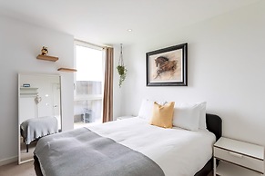 Stunning Brentford Penthouse