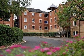 Queen's Hospital Close