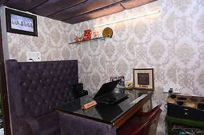 Siddhivinayak Temple Guest House