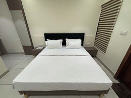 Hotel Ganga Palace