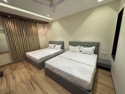 Hotel Ganga Palace