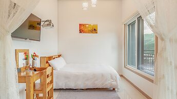 Gapyeong Ribbon Spa Pool Villa