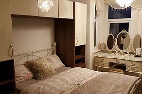 Charming Villa in Ryde - Child Friendly