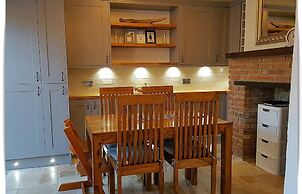 Charming Villa in Ryde - Child Friendly