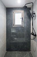 LIV - Modern Studio Apartment S8-3c