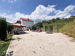 Motives Inn Dilijan