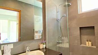 YY Villa Big Pool & Parking in Seminyak