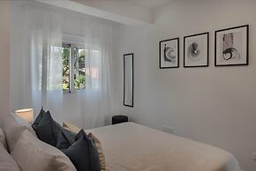 Phaedrus Living: Travertine Residences 102