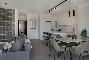 Phaedrus Living: Travertine Residences 102