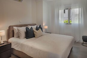 Phaedrus Living: Travertine Residences 102