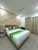 The Grand Chetak Inn