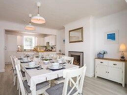 15 Llwyn Gwalch Estate