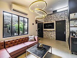 ONE APARTMENTS LLERAS