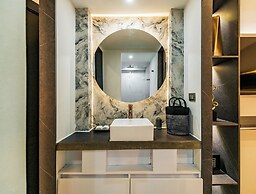 ONE APARTMENTS LLERAS