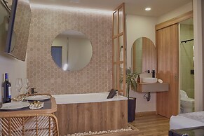 ONE APARTMENTS LLERAS