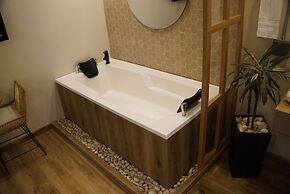 ONE APARTMENTS LLERAS