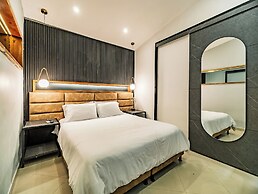 ONE APARTMENTS LLERAS