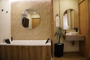 ONE APARTMENTS LLERAS