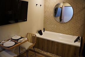 ONE APARTMENTS LLERAS