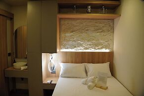ONE APARTMENTS LLERAS