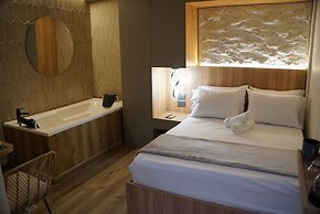 ONE APARTMENTS LLERAS