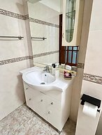 Light Spacious Almada Apartment