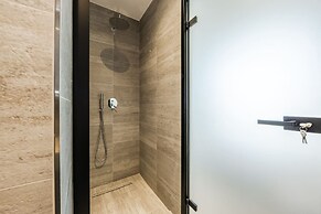 Luxury Studio With Free Parking