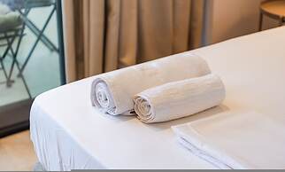 Luxury Studio With Free Parking