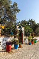 guesthouse by west
