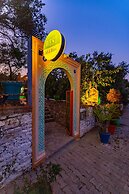 guesthouse by west
