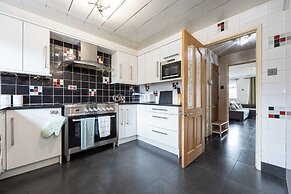 Relaxing 4BR Near City Centre